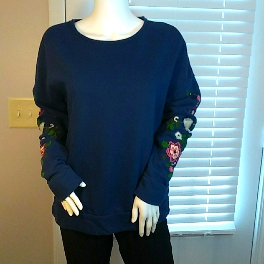 Caslon Navy Blue Pullover Sweatshirt Long Floral Embroidered Sleeves Size S NWOT - Picture 10 of 12